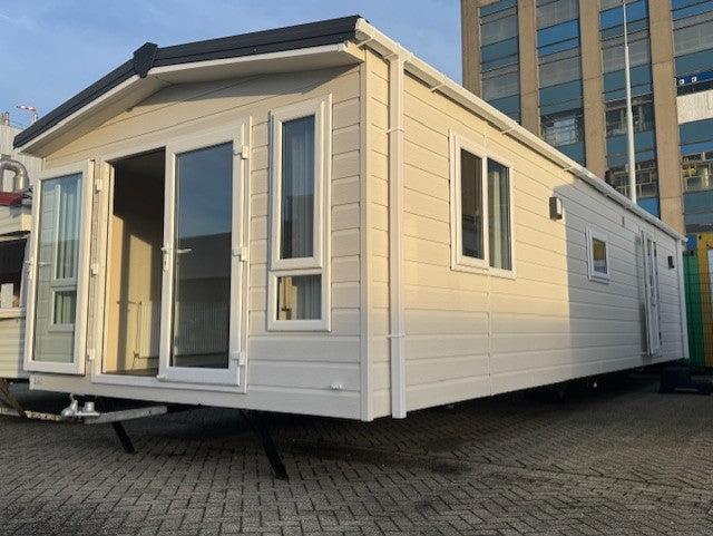 Kunststof stacaravan winterhard cv 2 slaapkamers 11.20 x 3.85 Verkocht!