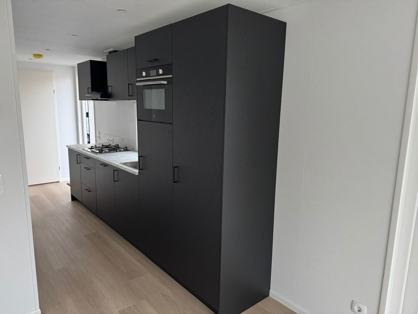 Onderhoudsvrij chalet/mantelzorgwoning 12.00 x 4.00 - 2 slaapkamers.