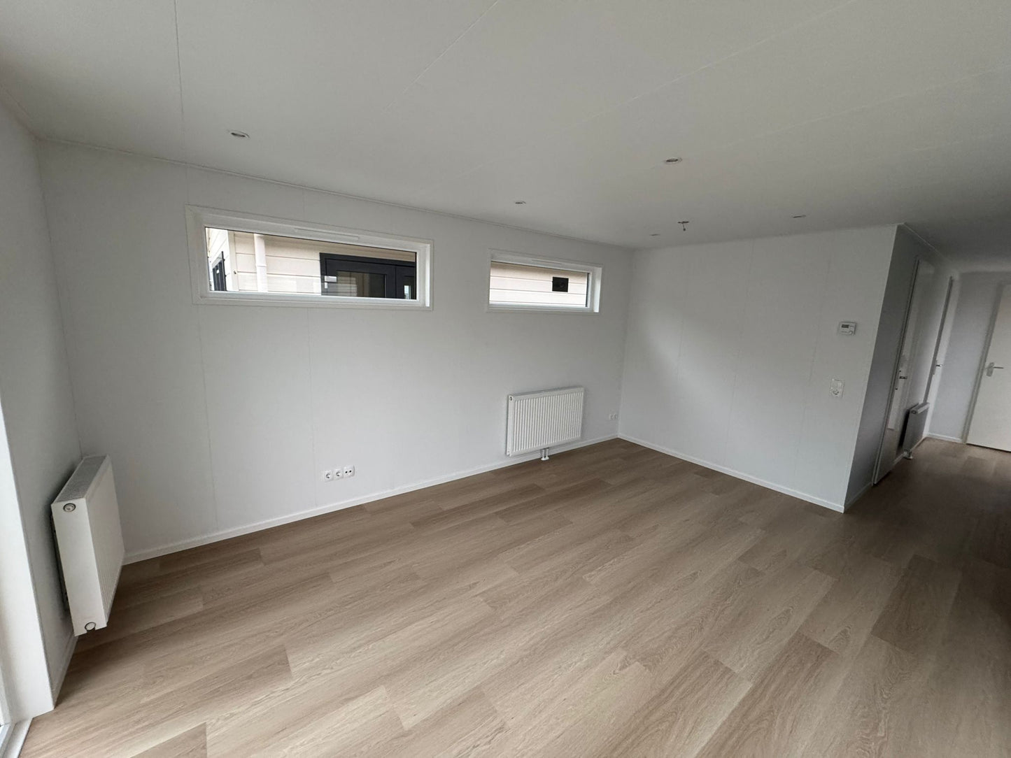 Onderhoudsvrij chalet/mantelzorgwoning 12.00 x 4.00 - 2 slaapkamers.