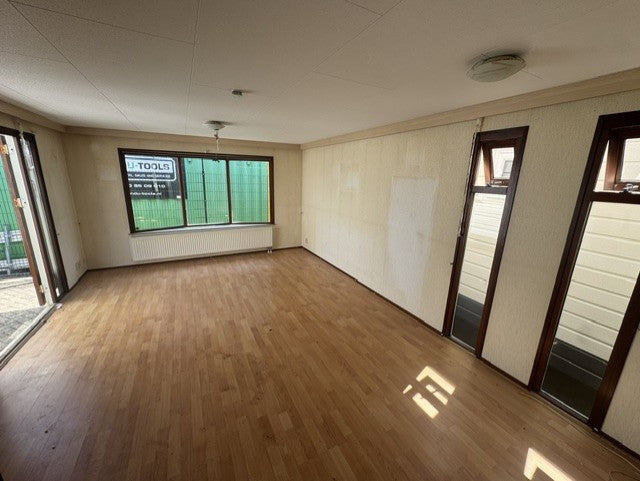 ** Chalet 10 x 3.90 2 slaapkamers 7000,-**