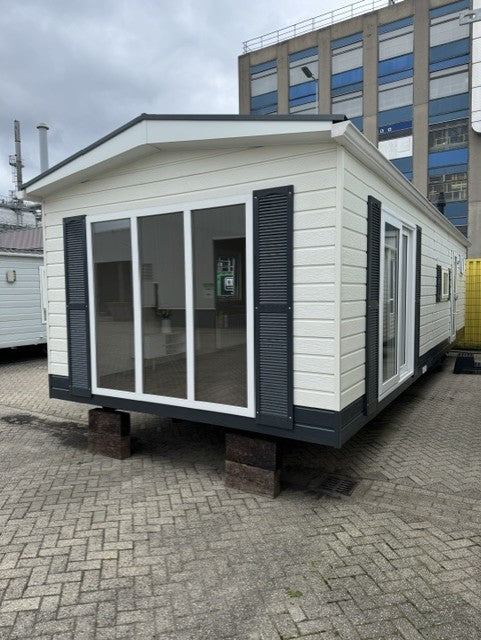 **Kunststof chalet 9.90 x 3.70 2 slaapkamers 23.750,-**
