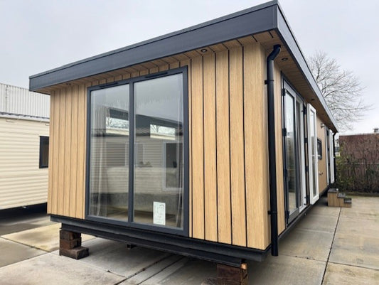 Onderhoudsvrij chalet/mantelzorgwoning 12.00 x 4.00 - 2 slaapkamers.