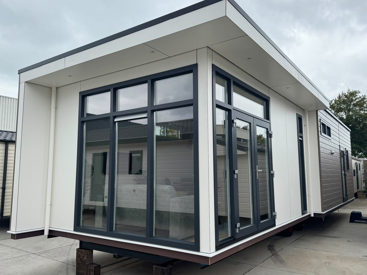 Onderhoudsarm chalet/mantelzorgwoning 12.60 x 4.30 nieuw!