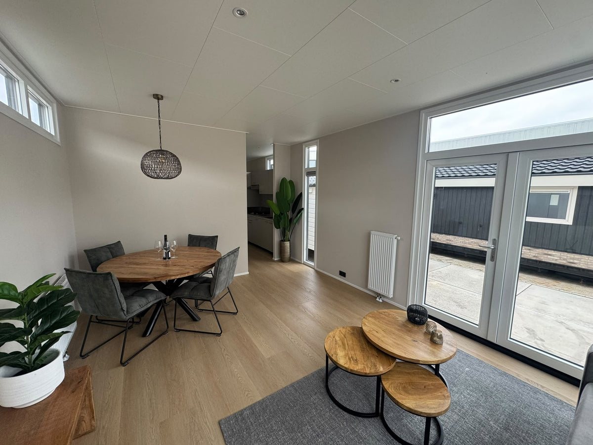 Onderhoudsarm chalet/mantelzorgwoning 12.60 x 4.30 nieuw!