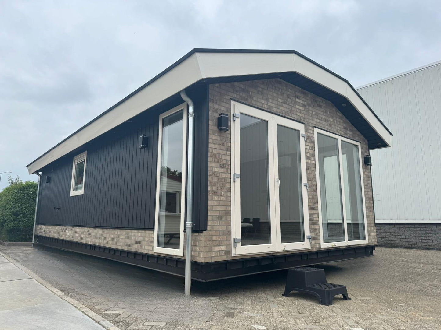 Mantelzorgwoning 50M2 zeer solide en stijlvol.