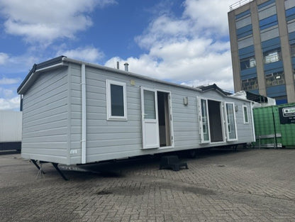 **Kunststof chalet met mudden woonkamer en 3 slaapkamers 26.950,-**