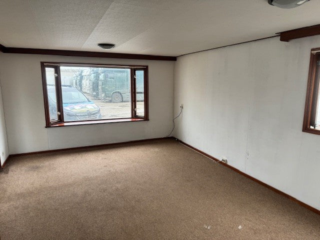 ** Canexel chalet 10 x 4 2 slaapkamers ideaal voor de handyman 7950,-**